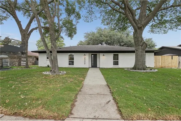 2309 Monticello Circle