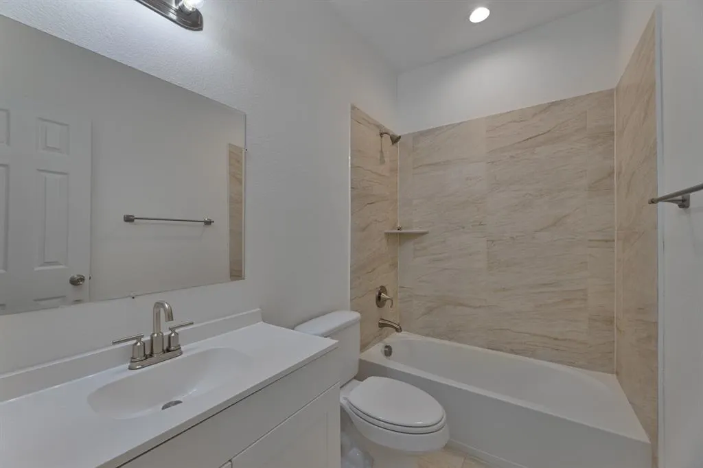 840-842 Ryan Road, #842