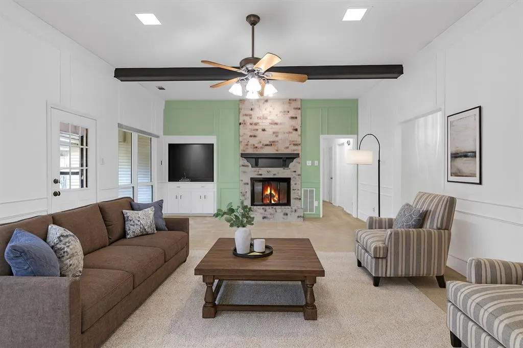 2213 Silver Holly Lane