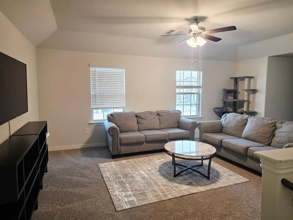 10101 Sunnyview Lane