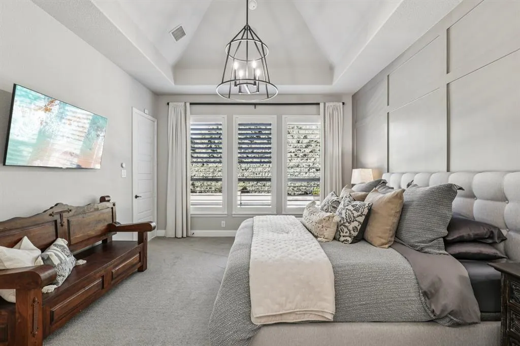 2901 Meadow Dell Drive