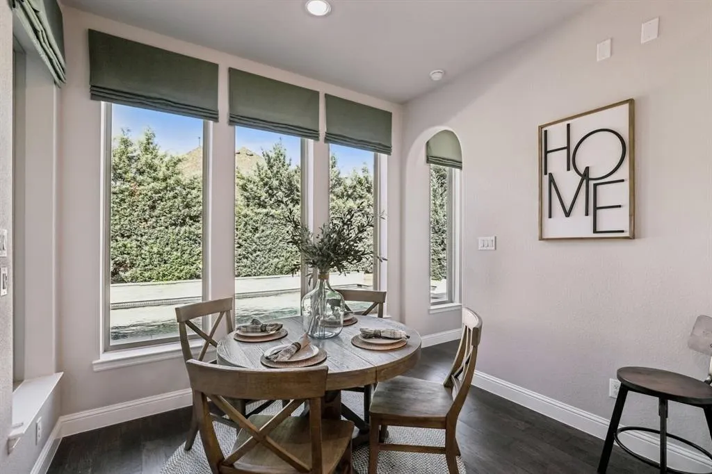 2901 Meadow Dell Drive