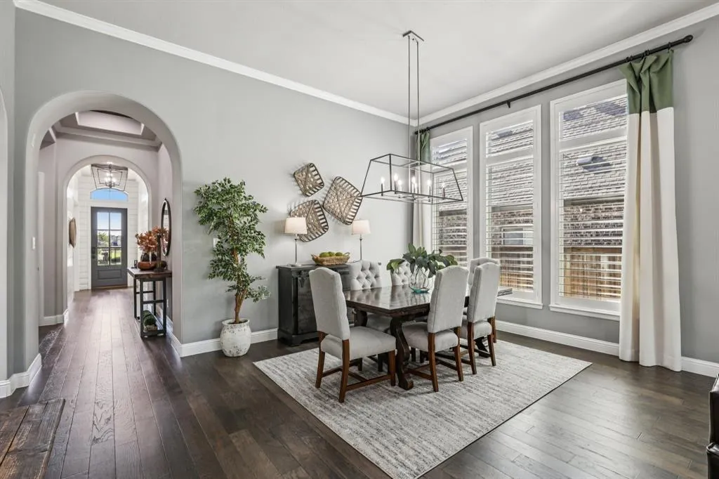 2901 Meadow Dell Drive