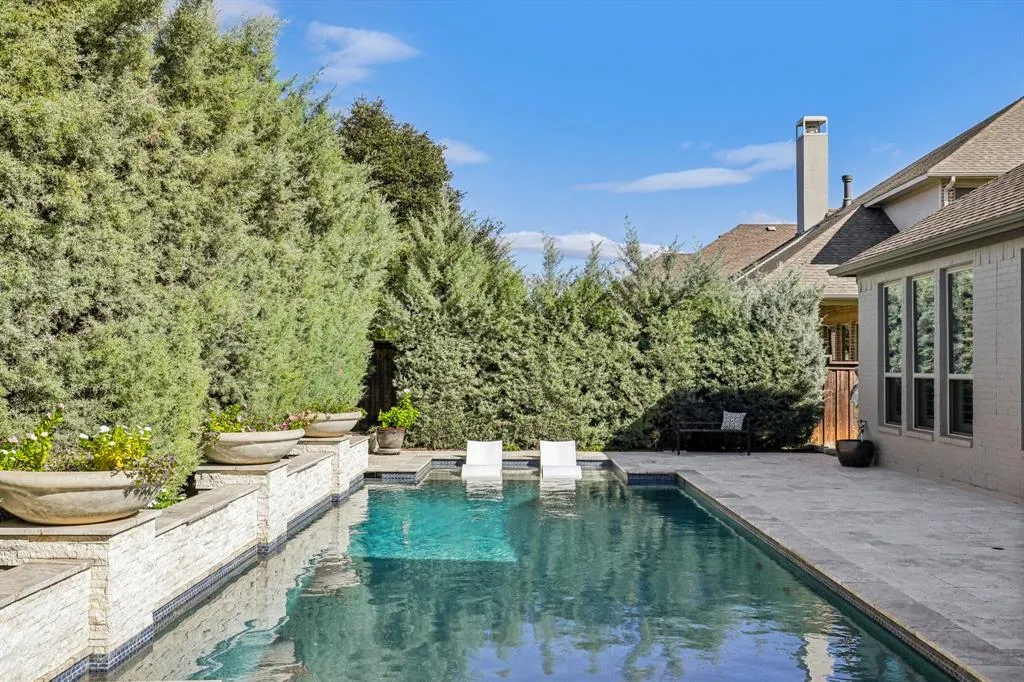 2901 Meadow Dell Drive