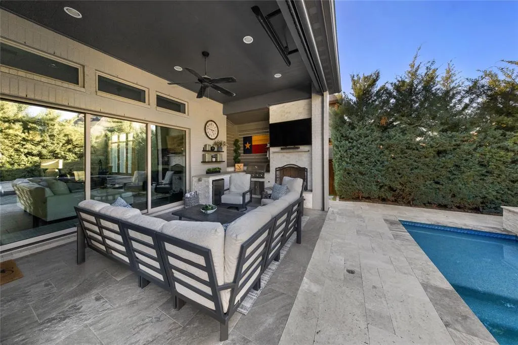 2901 Meadow Dell Drive