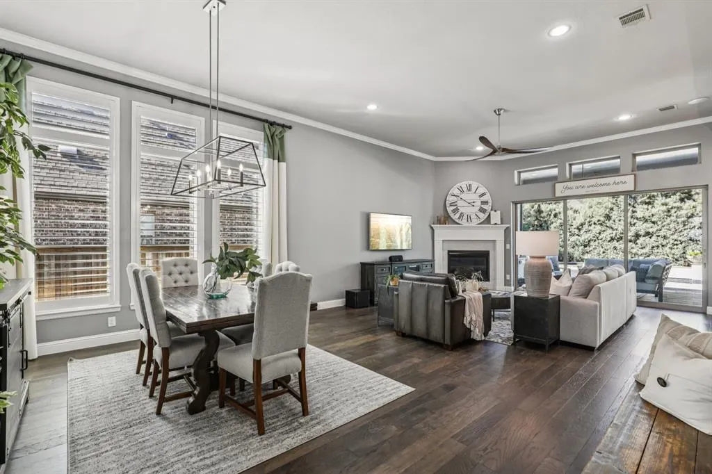 2901 Meadow Dell Drive