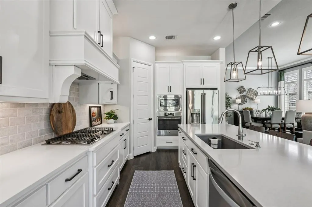 2901 Meadow Dell Drive