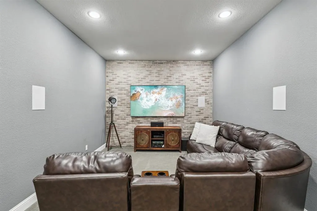 2901 Meadow Dell Drive