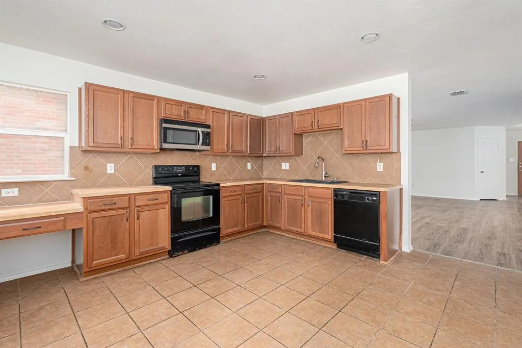 9940 Dartmouth Drive