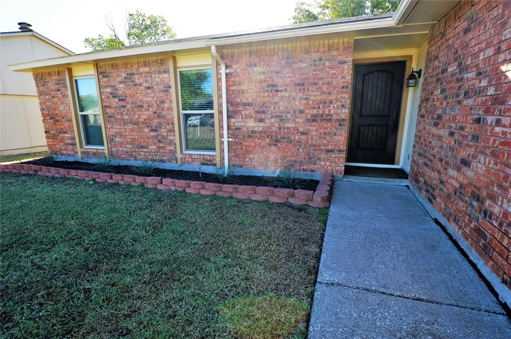 740 Wandering Way Drive