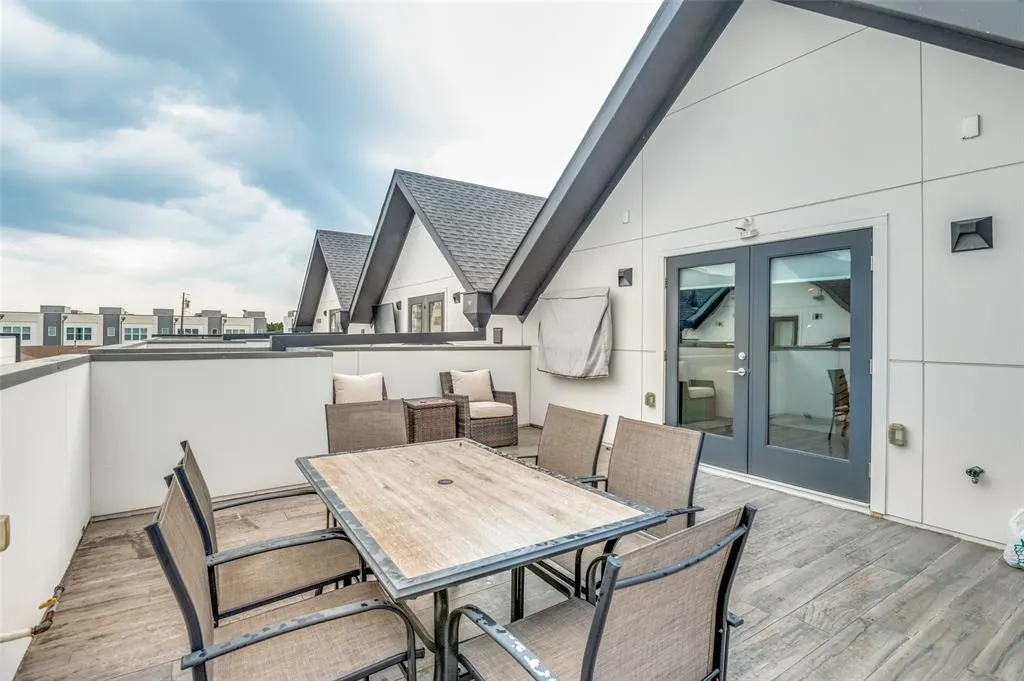 3880 Munger Avenue, #8