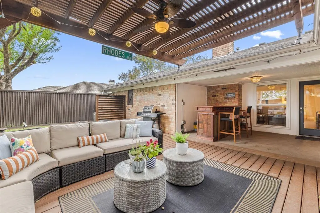 15935 Longvista Drive