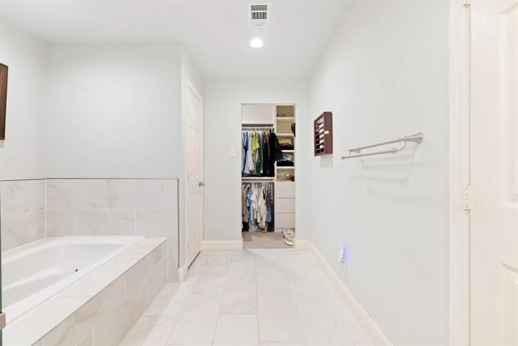 15935 Longvista Drive