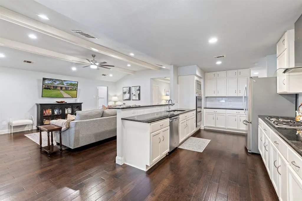 15935 Longvista Drive