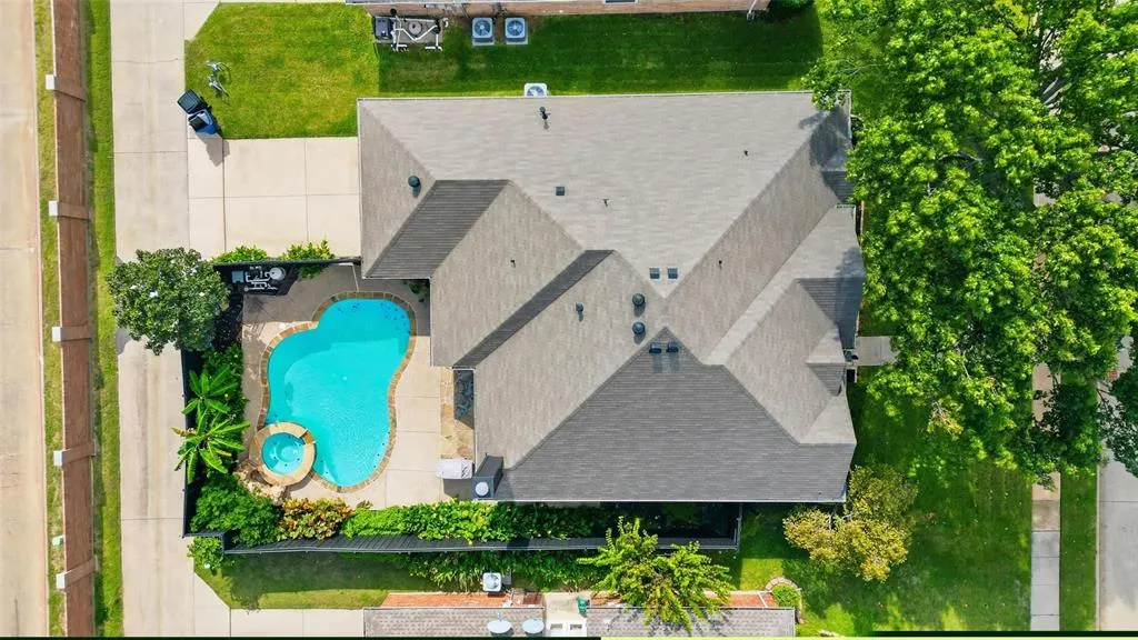 7014 Fieldstone Drive