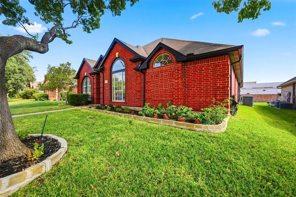 7014 Fieldstone Drive