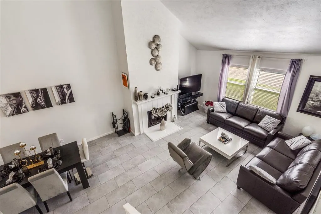 2825 Persimmons Court