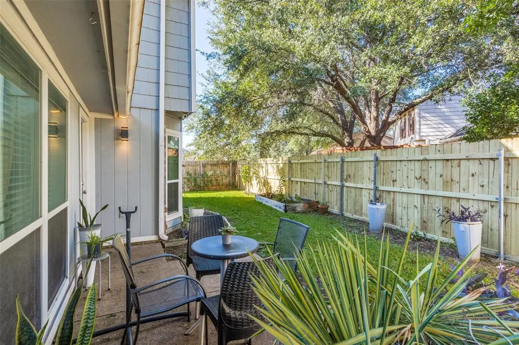 2825 Persimmons Court