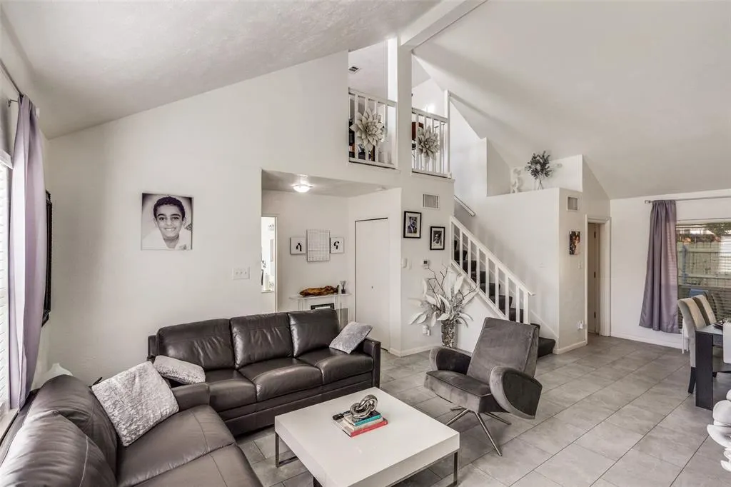 2825 Persimmons Court