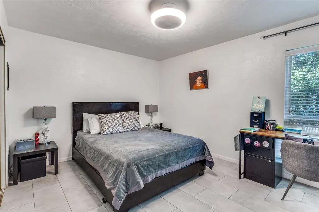 2825 Persimmons Court