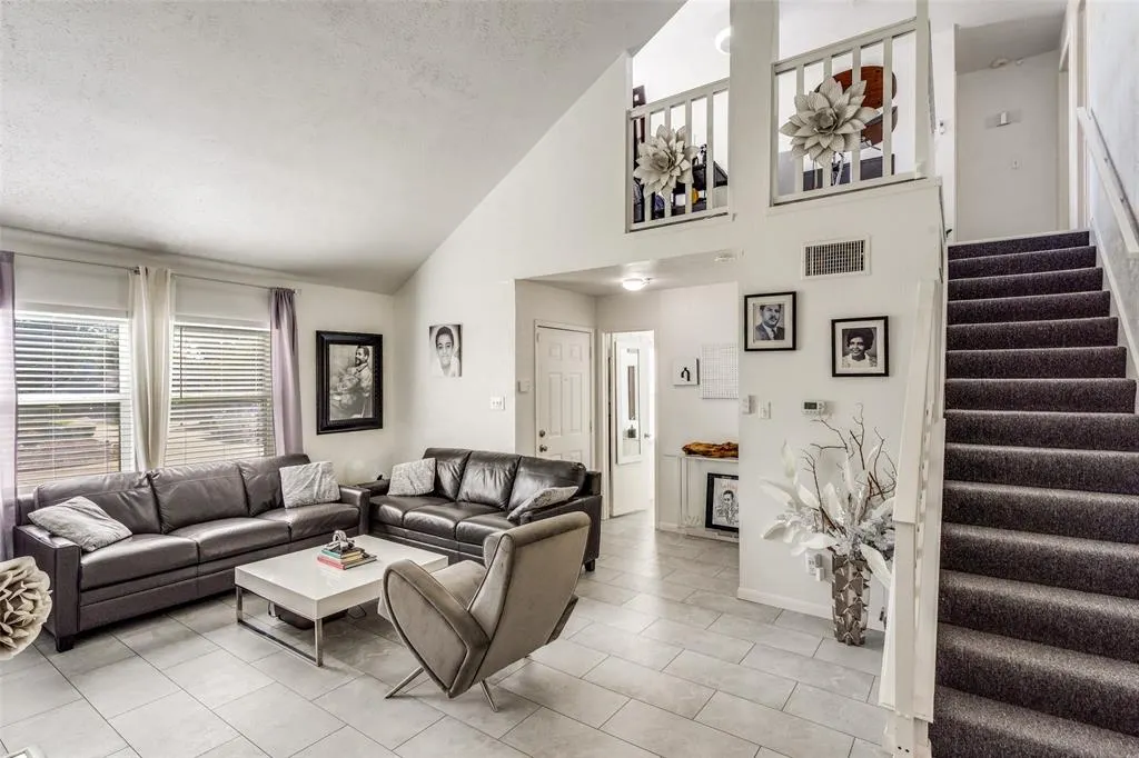 2825 Persimmons Court