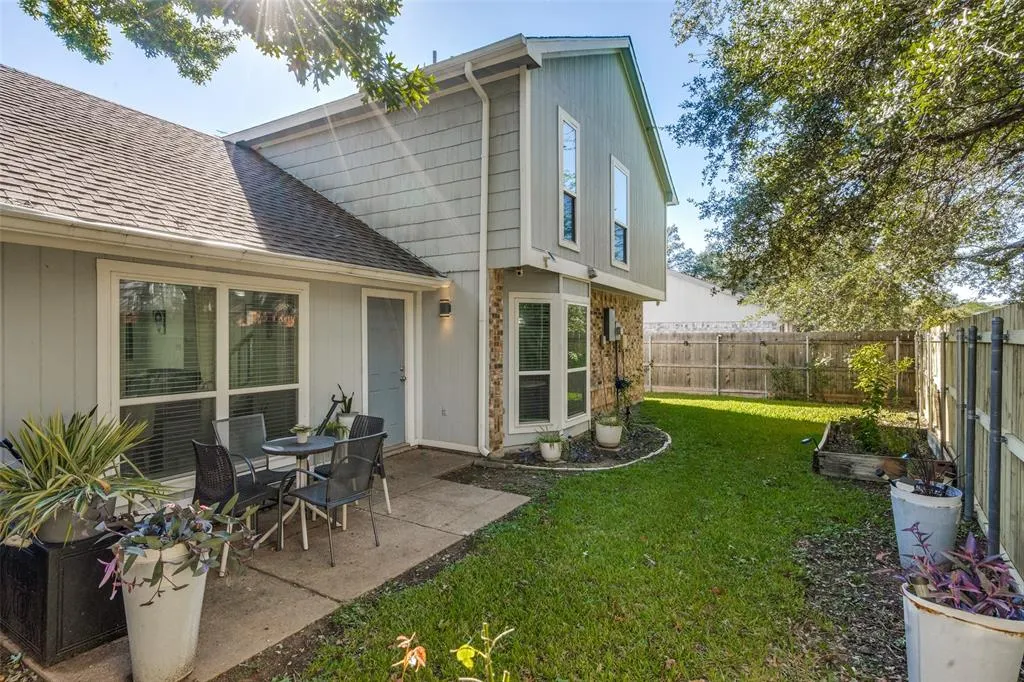 2825 Persimmons Court