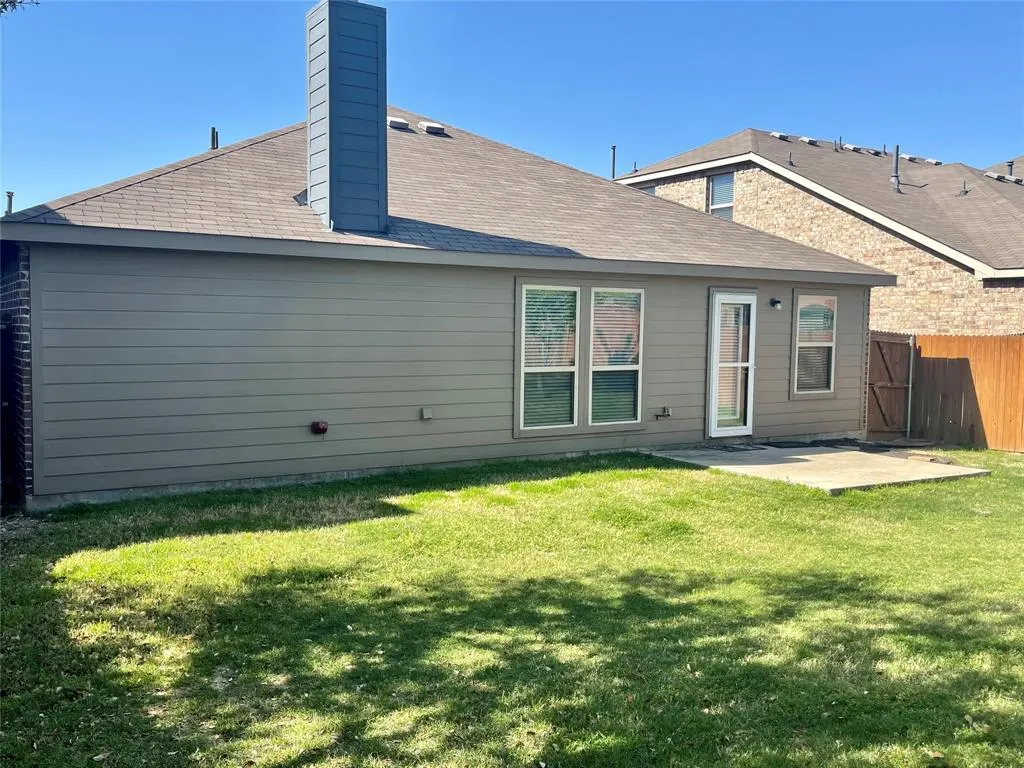 1117 Lake Grove Drive