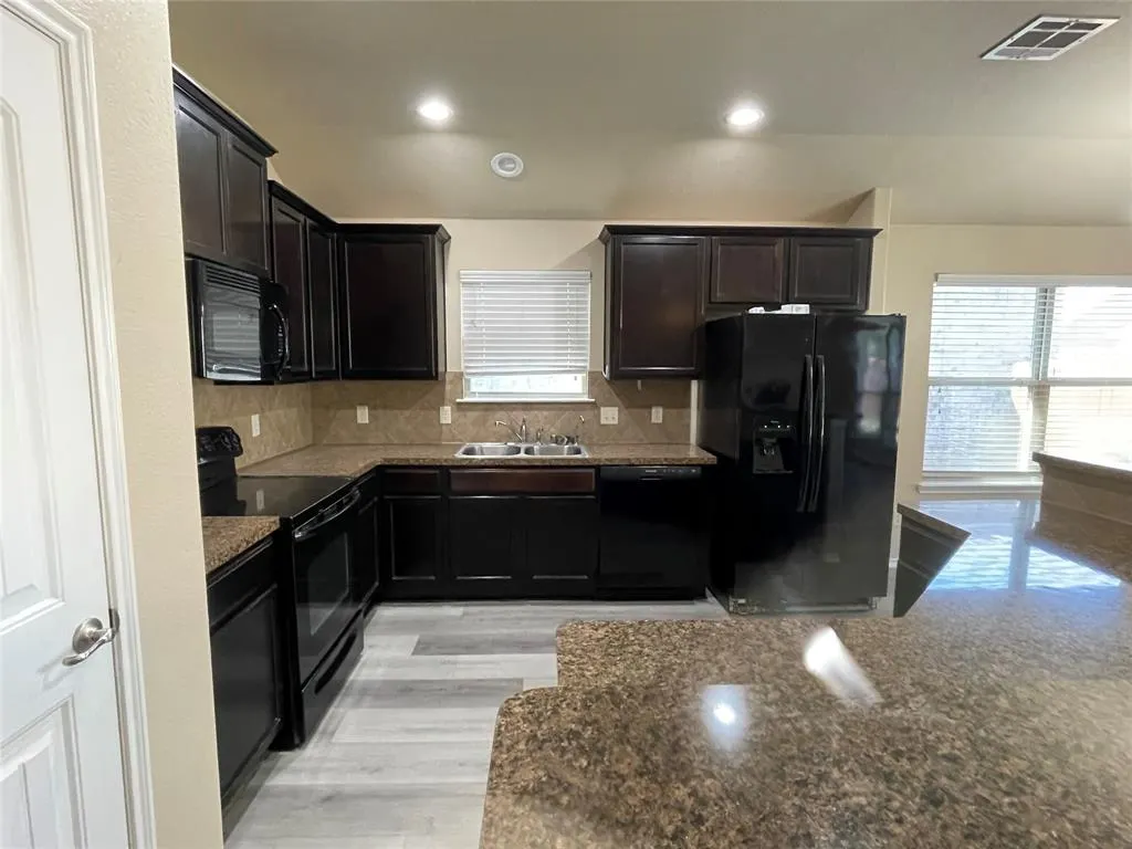 1117 Lake Grove Drive