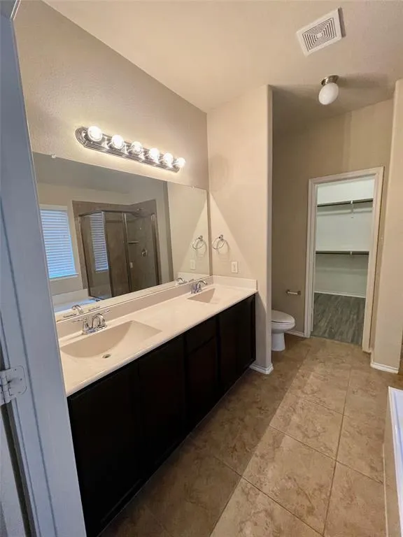 1117 Lake Grove Drive