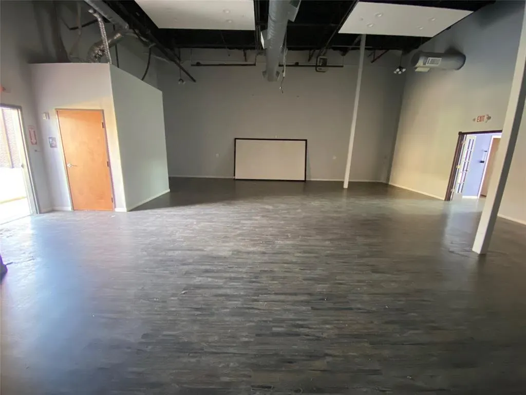 26785 E University Drive, #400