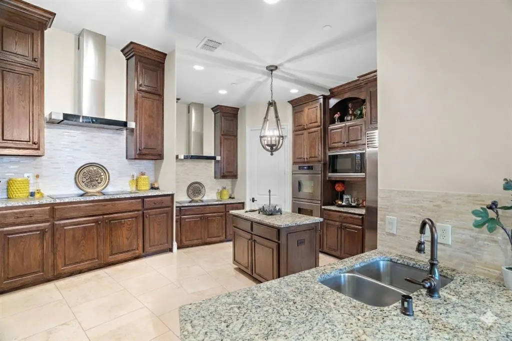 6601 Mediterranean Drive, #6302