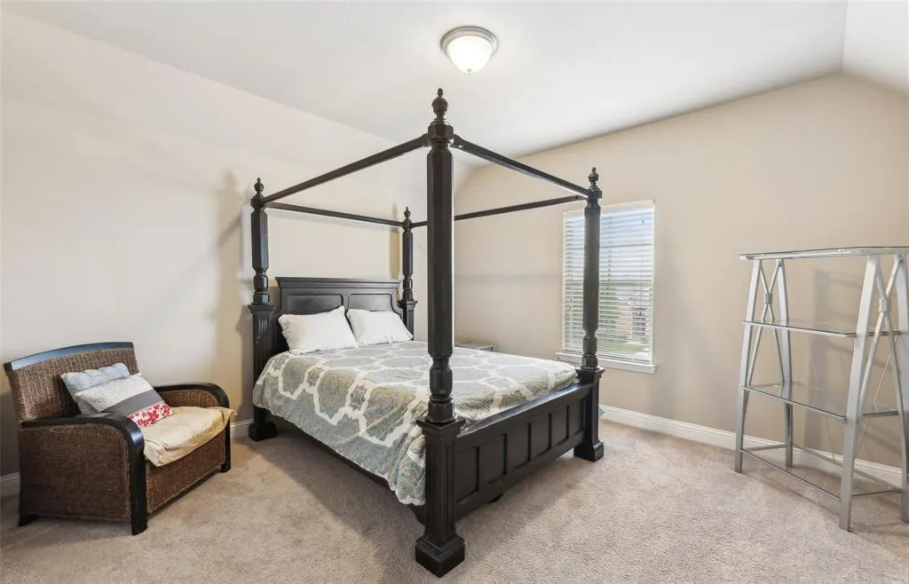 2612 Castle Creek Drive