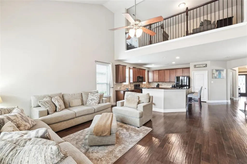 2612 Castle Creek Drive