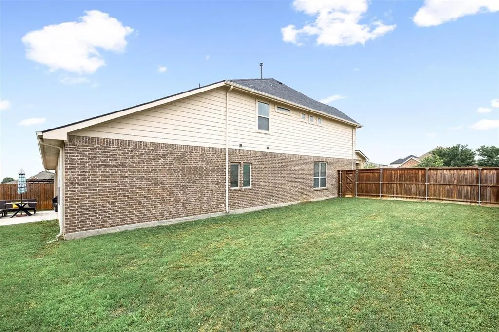 2612 Castle Creek Drive