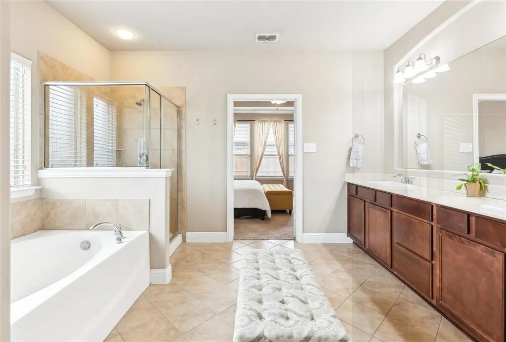 2612 Castle Creek Drive