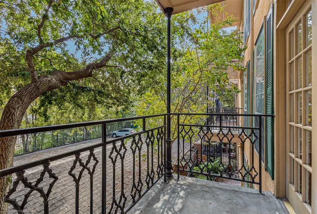 6318 Richmond Avenue, #4203