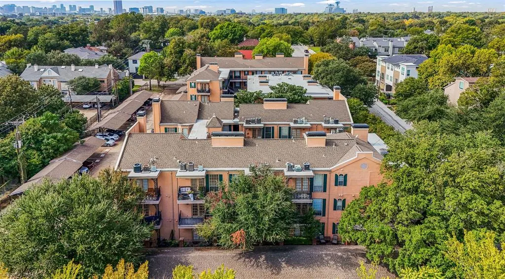 6318 Richmond Avenue, #4203