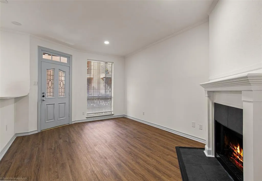 6318 Richmond Avenue, #4202