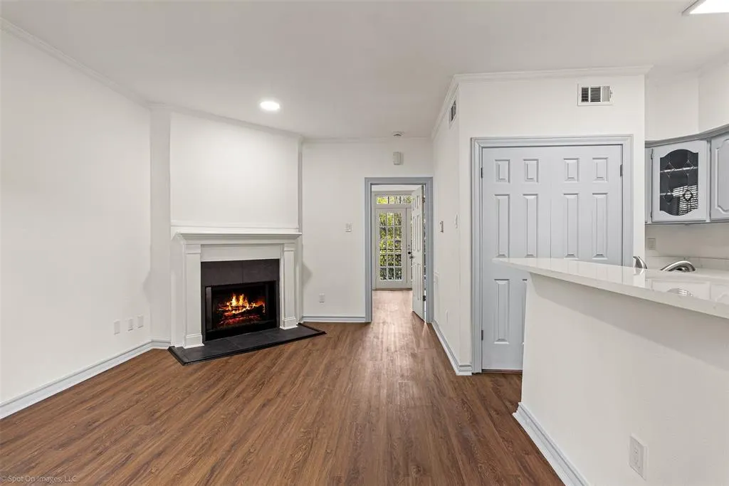 6318 Richmond Avenue, #4202