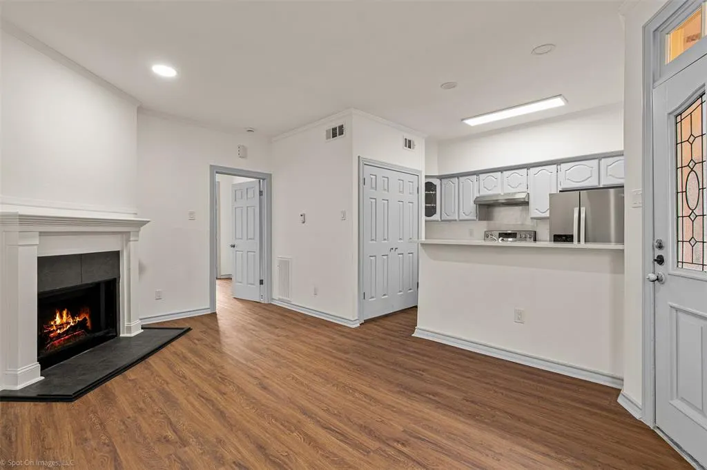 6318 Richmond Avenue, #4202