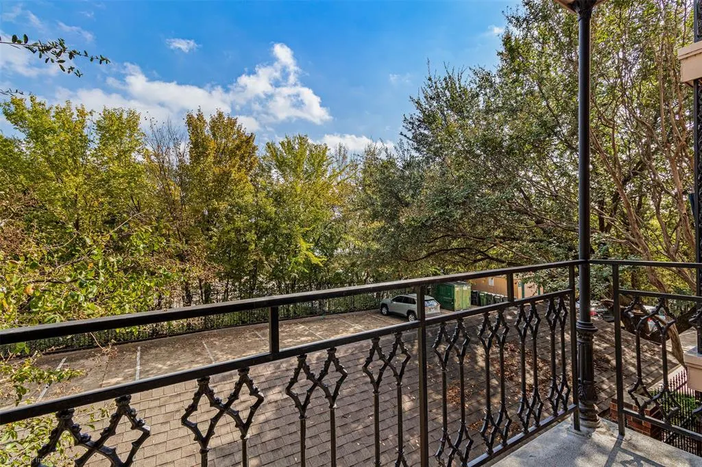 6318 Richmond Avenue, #4202