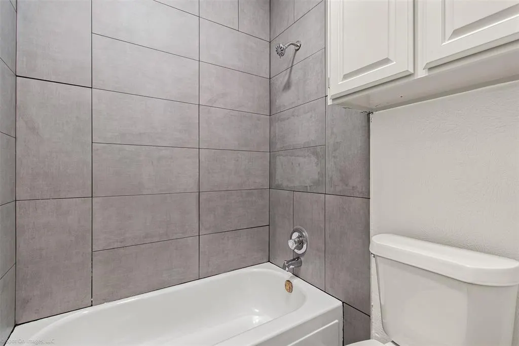 6318 Richmond Avenue, #4202