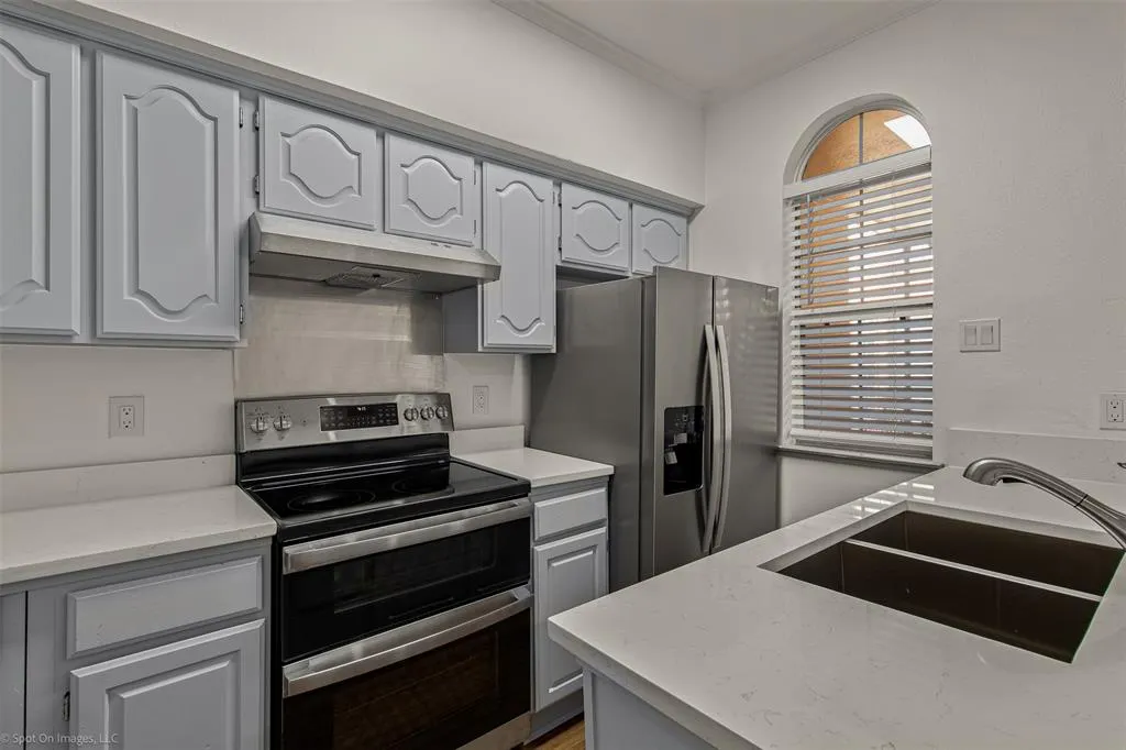 6318 Richmond Avenue, #4202