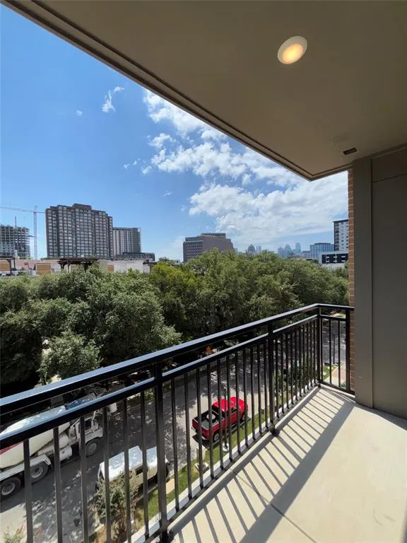 3255 carlisle Street, #2230