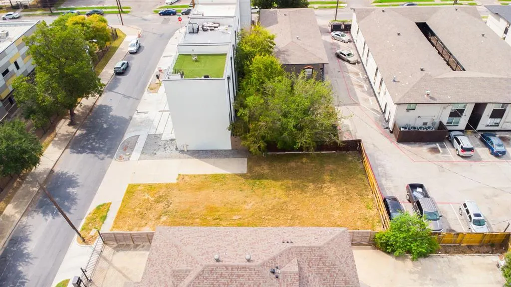 4593 Virginia Avenue