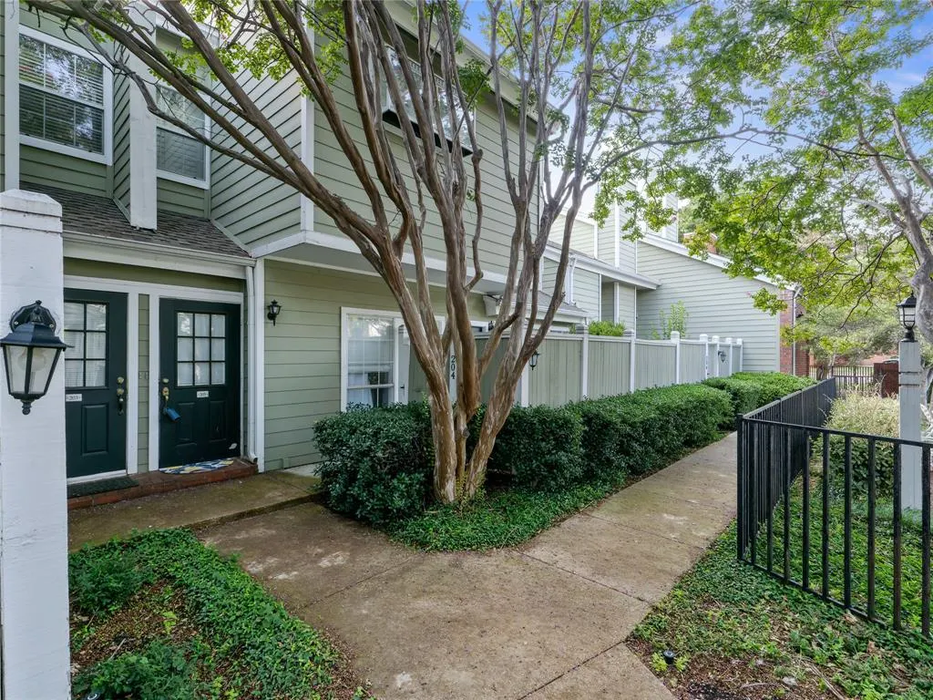 6220 Bentwood Trail, #205