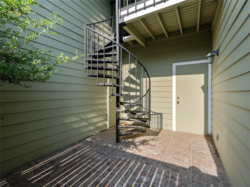 6220 Bentwood Trail, #205