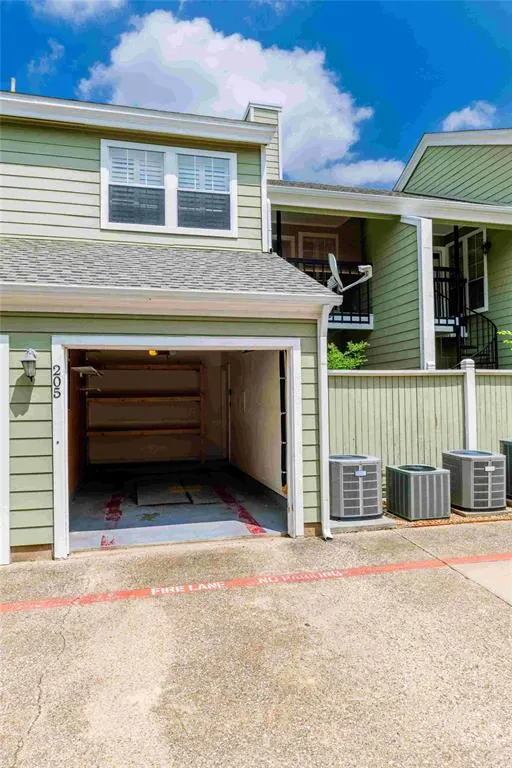 6220 Bentwood Trail, #205