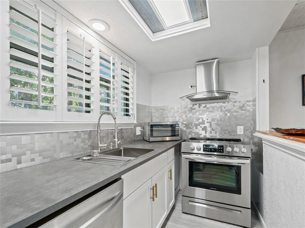 6220 Bentwood Trail, #205