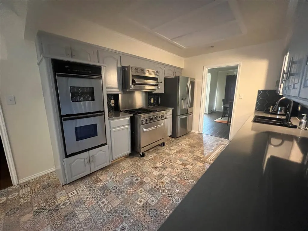 2307 Honeysuckle Drive